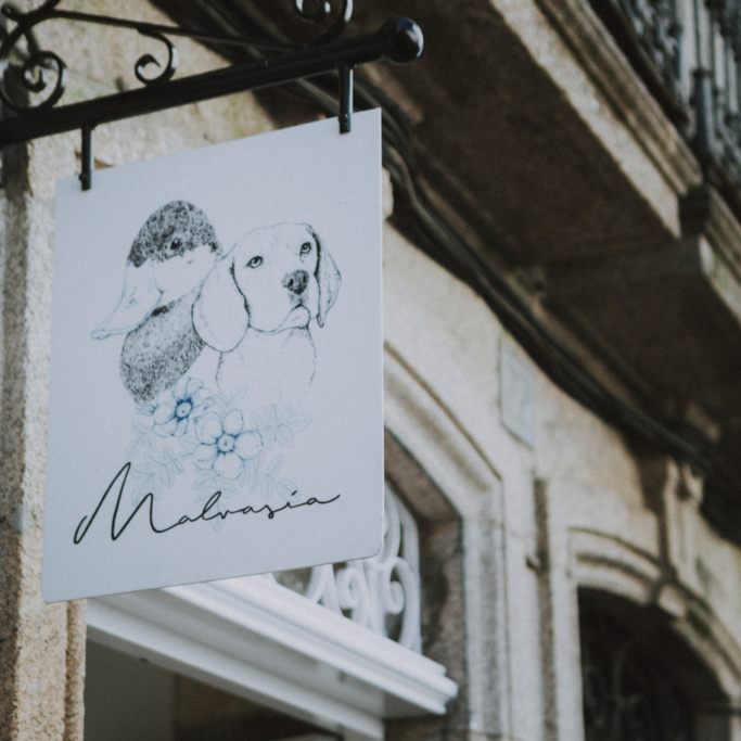 Fachada Malvasía Compostela en Santiago